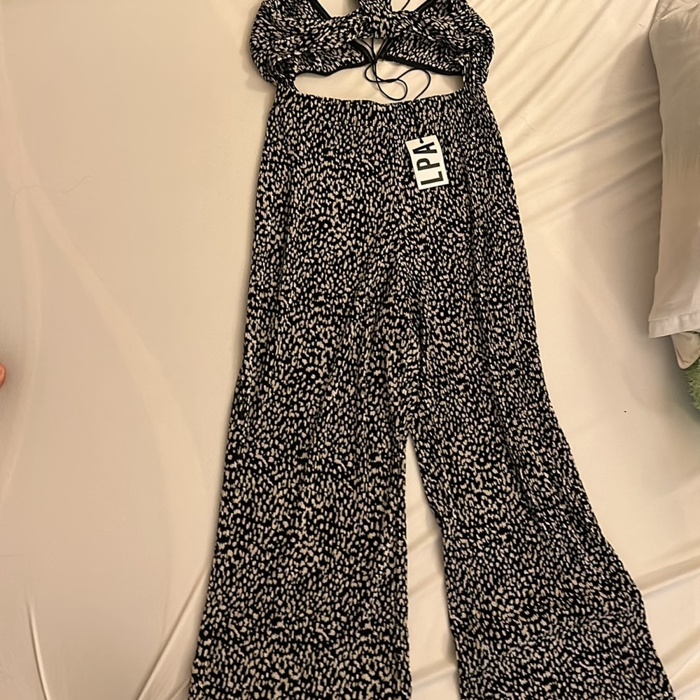 Revolve black and white jumpsuit with string tie back - Picture 5 of 5